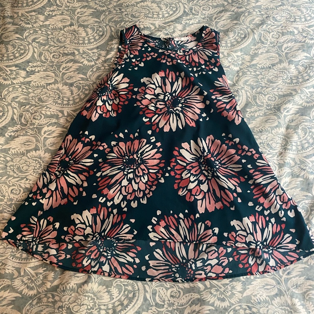 Sleeveless swing blouse